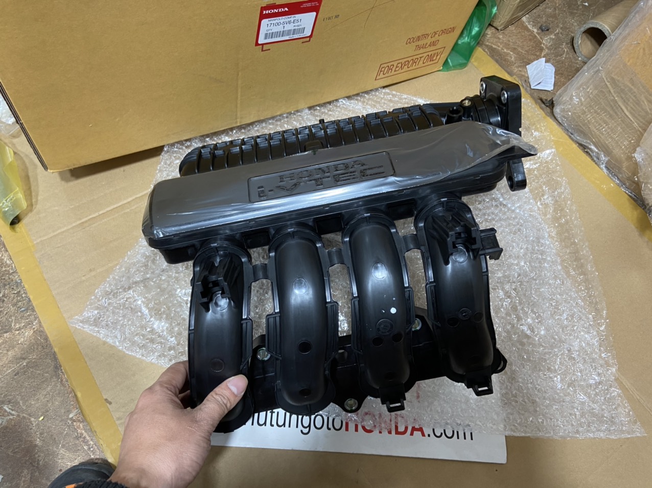 Cụm cổ hút gió vào động cơ xe Honda BRIO